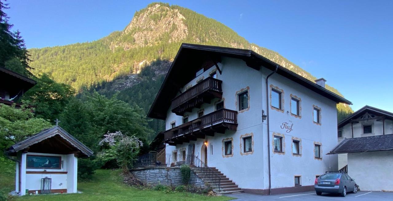 Haus Fiegl Hotel Oetz Bagian luar foto