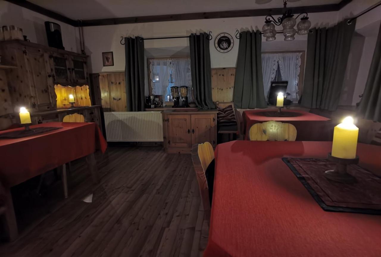 Haus Fiegl Hotel Oetz Bagian luar foto