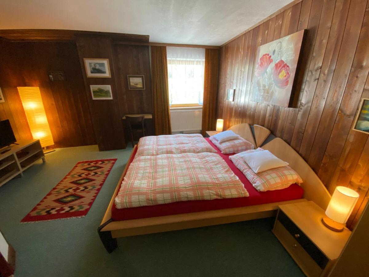Haus Fiegl Hotel Oetz Bagian luar foto