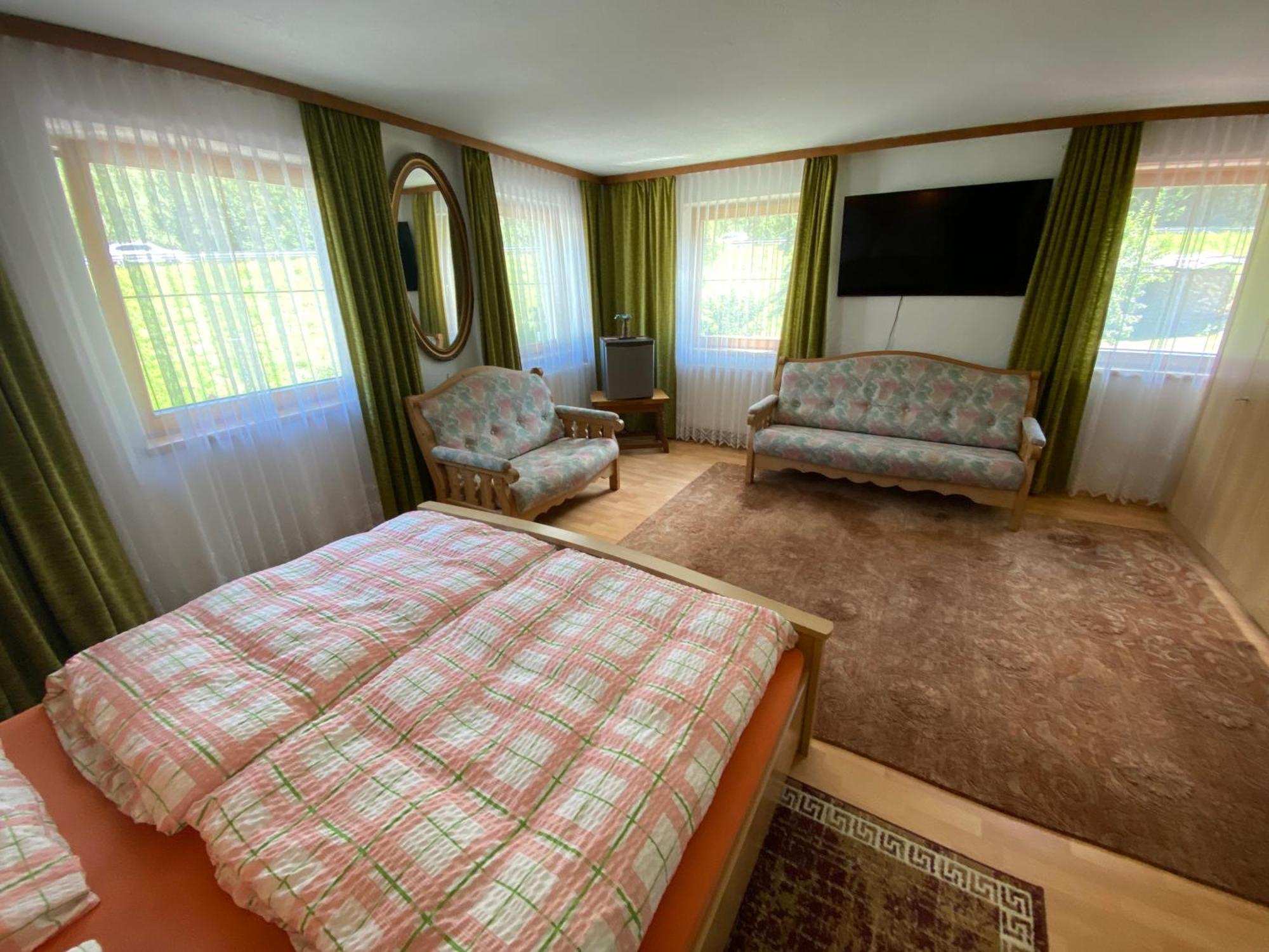 Haus Fiegl Hotel Oetz Ruang foto