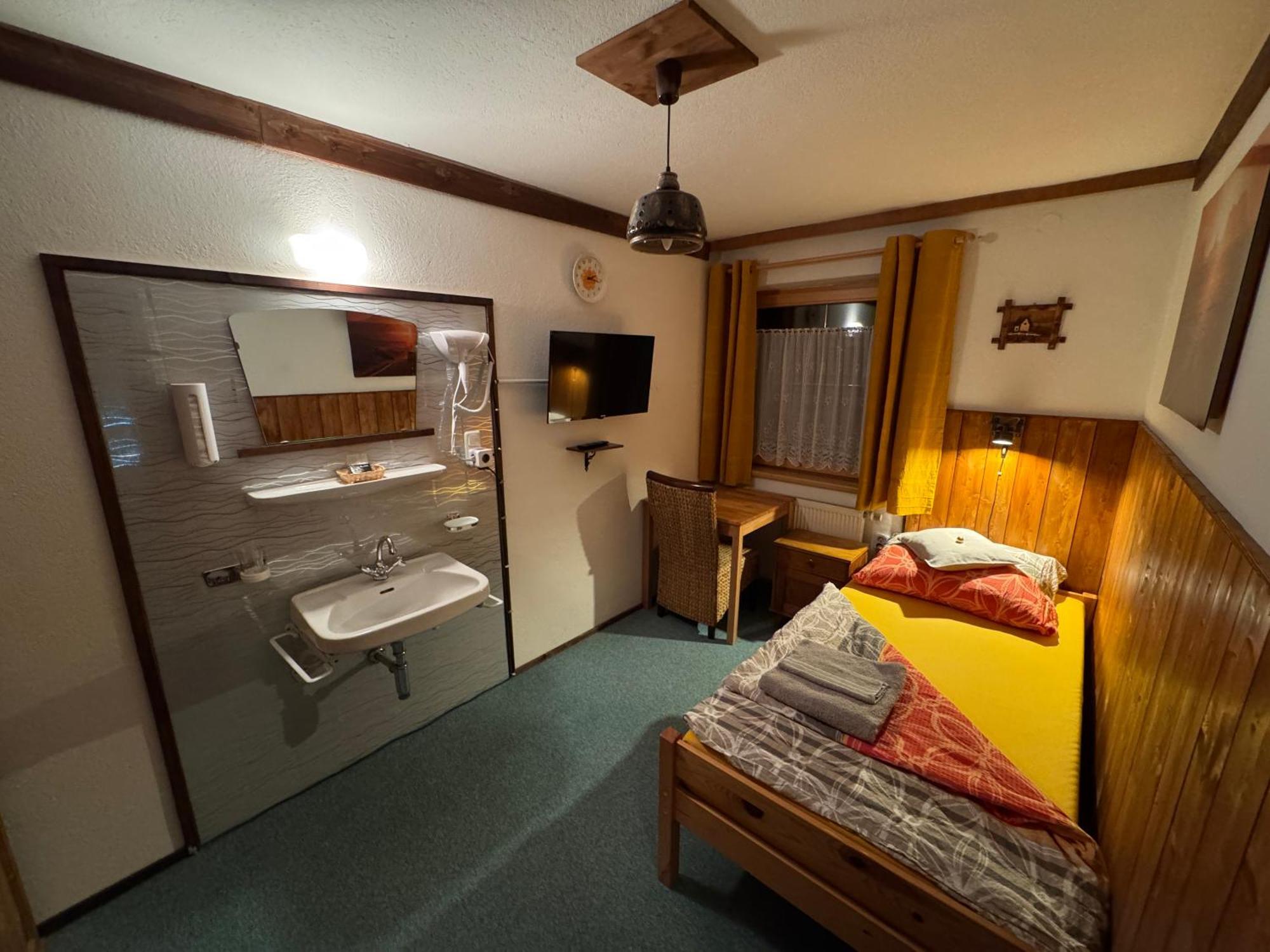 Haus Fiegl Hotel Oetz Bagian luar foto