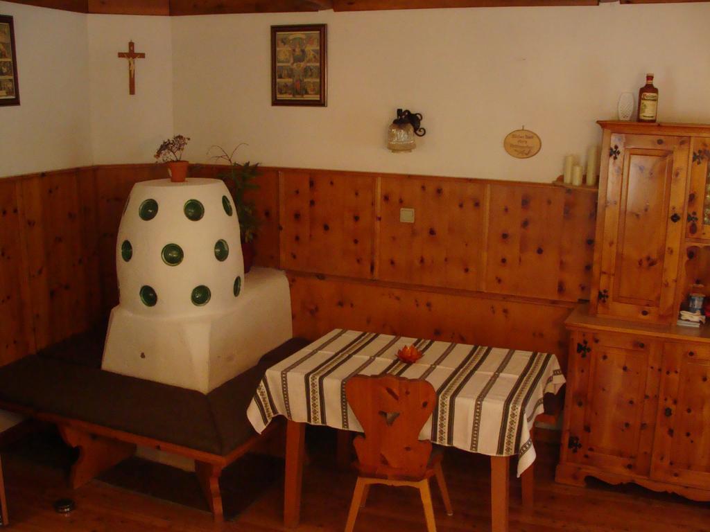 Haus Fiegl Hotel Oetz Bagian luar foto