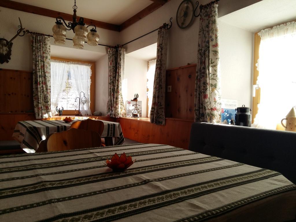 Haus Fiegl Hotel Oetz Bagian luar foto