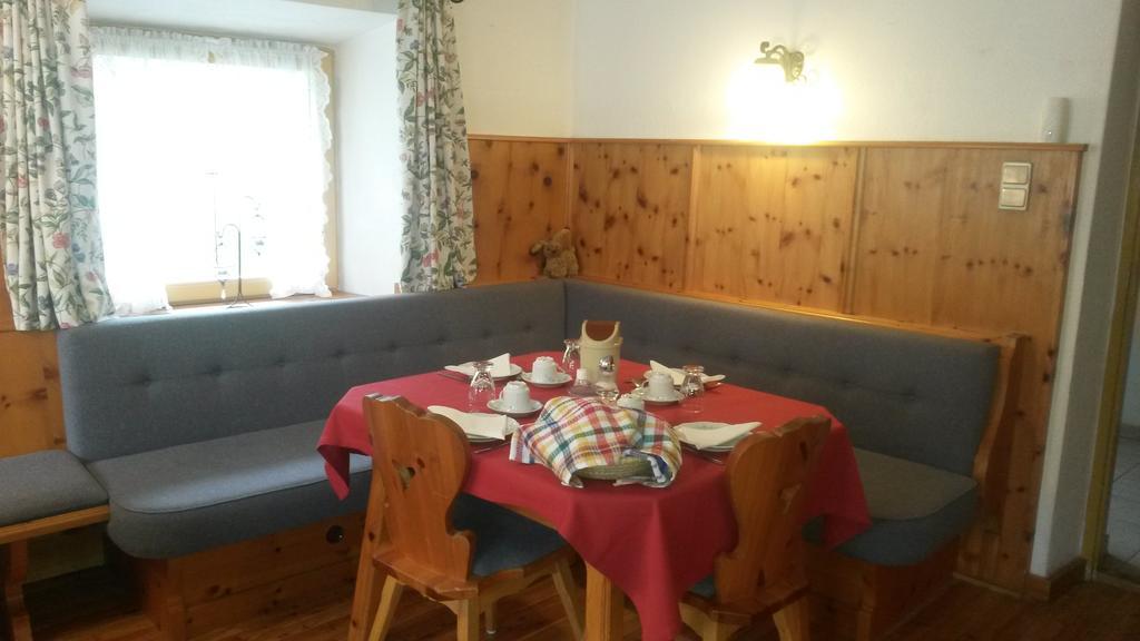 Haus Fiegl Hotel Oetz Bagian luar foto