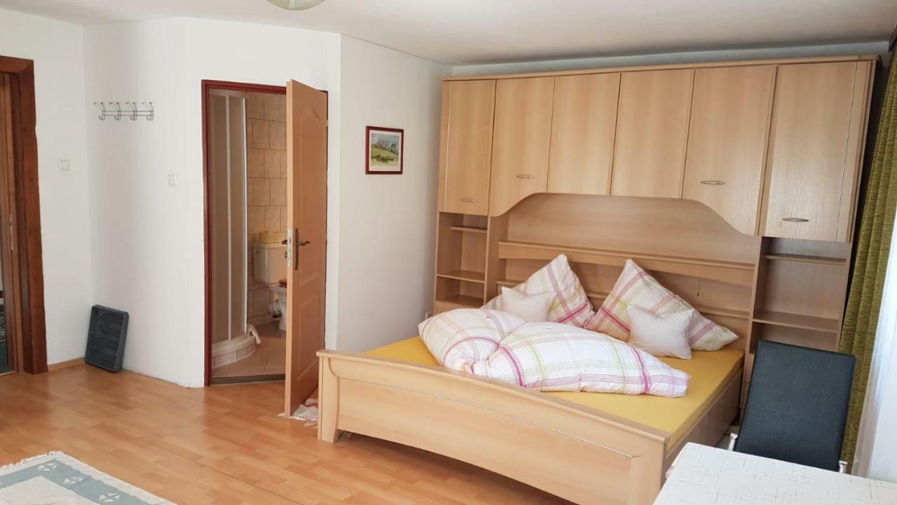 Haus Fiegl Hotel Oetz Ruang foto