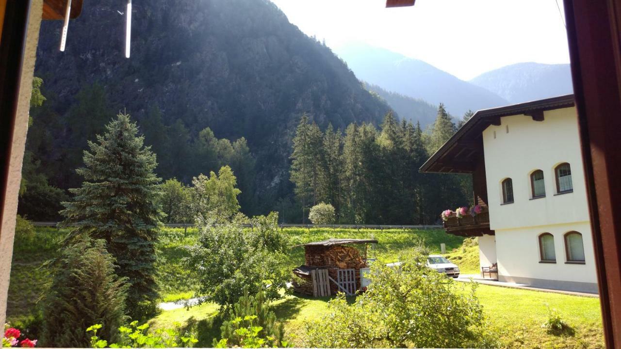 Haus Fiegl Hotel Oetz Bagian luar foto